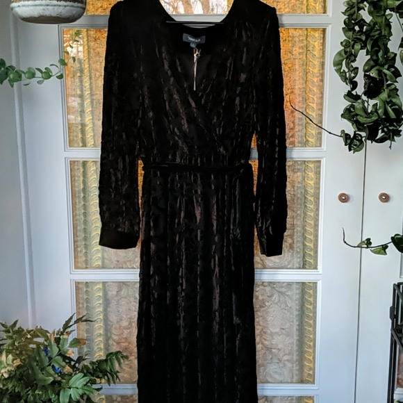 Modcloth Dresses & Skirts - NWT🖤Modcloth Velvet Maxi Dress
